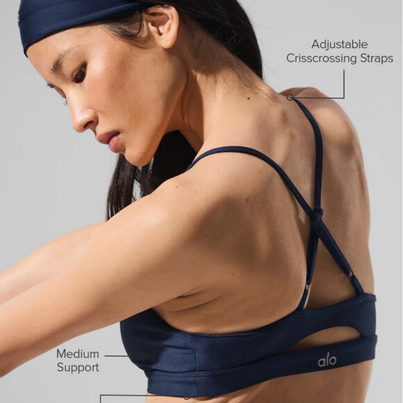 New With Tags: Women's Alo Yoga Airlift Intrigue Bra, Size Medium, Navy - Picture 1 of 6